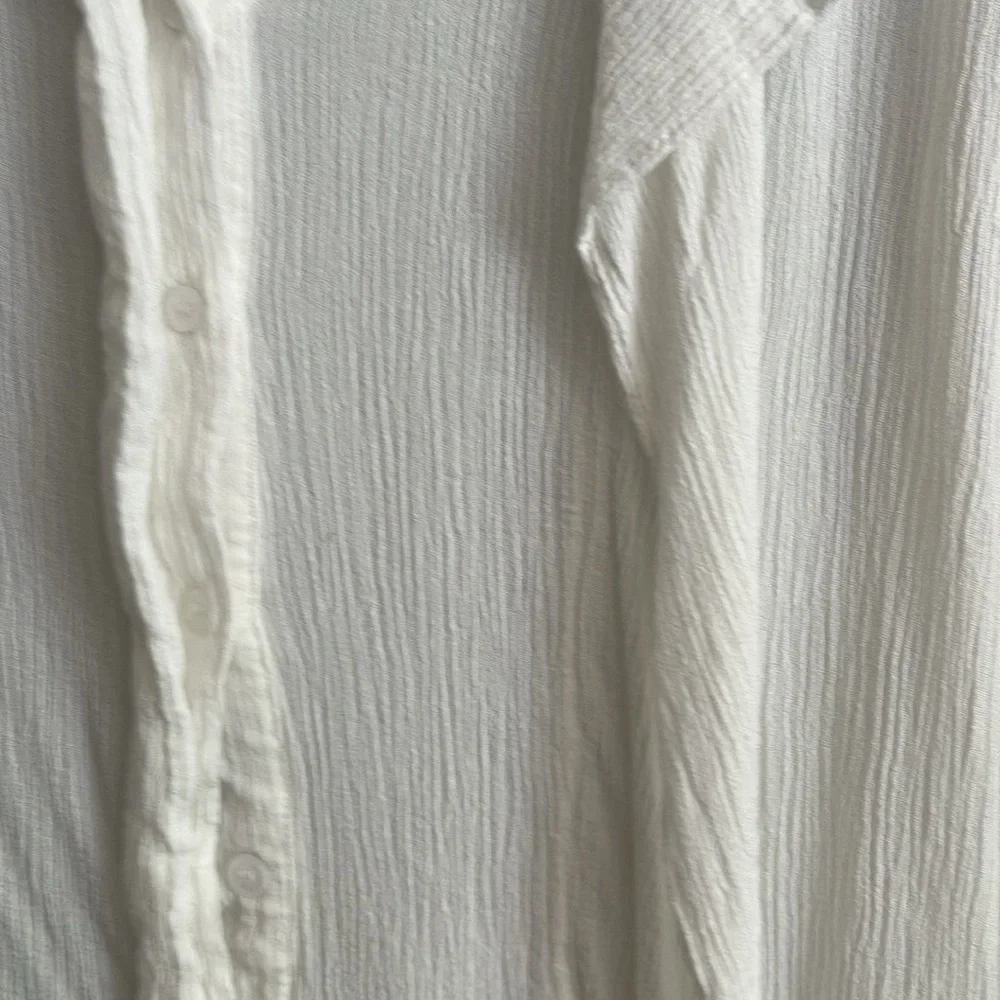 Hi-Lo Ruffle Front Detail Tunic - Picture 4 of 5
